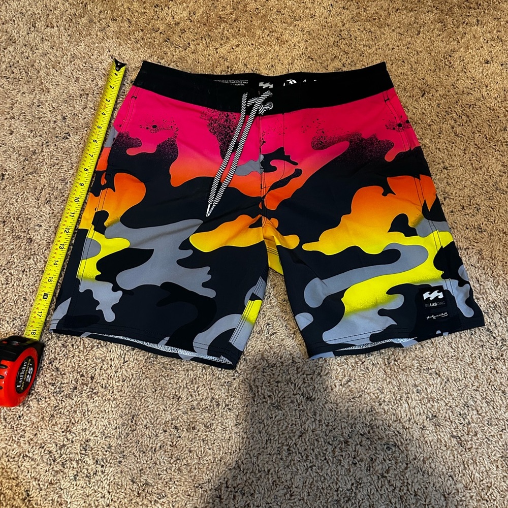 Billabong x Andy Warhol Boardshorts (new without tags/waist 30)